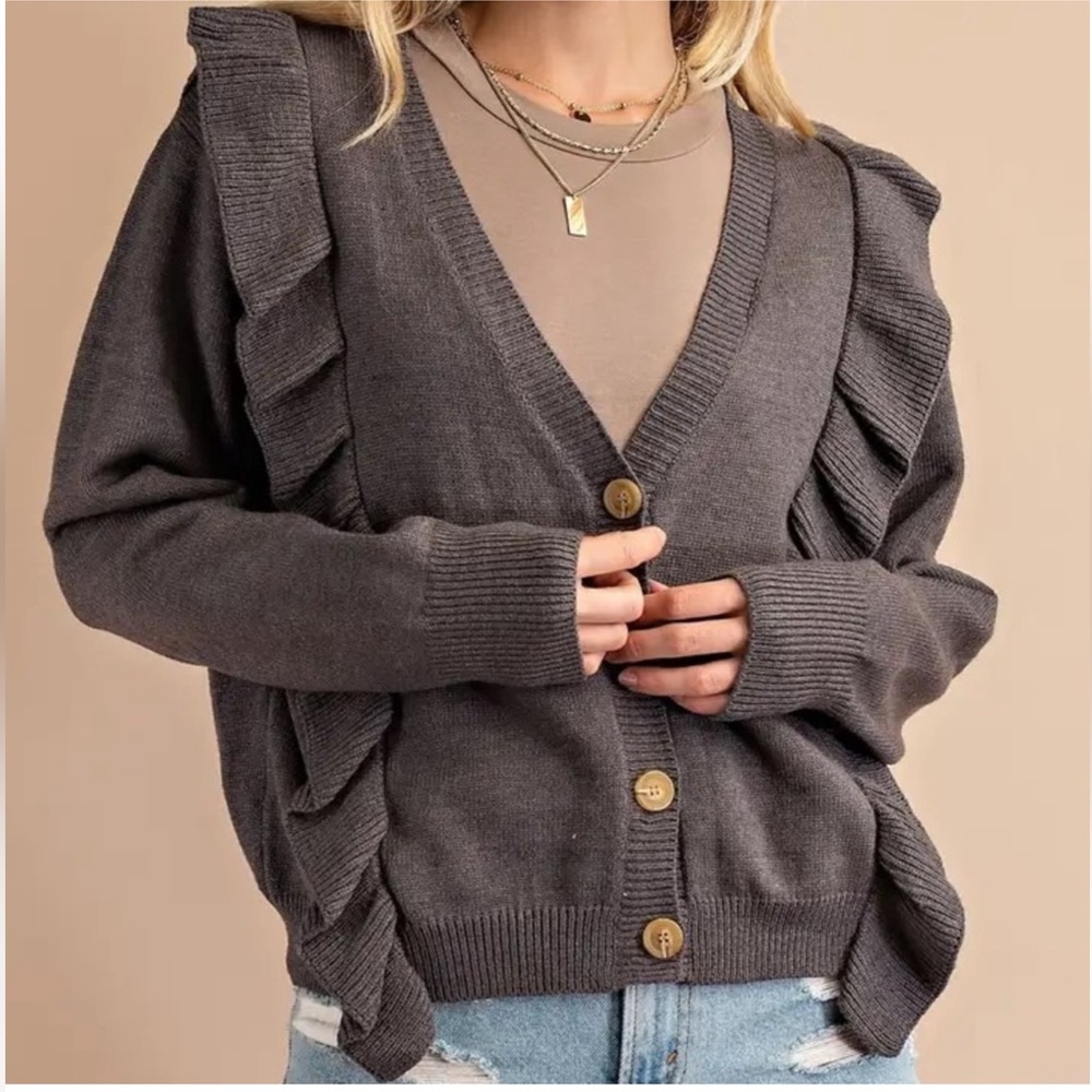 143 Story Sweater Size Large‎ Ruffled Front Size Large